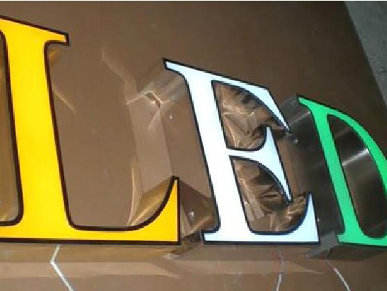 明光介绍LED招牌的基础知识。
